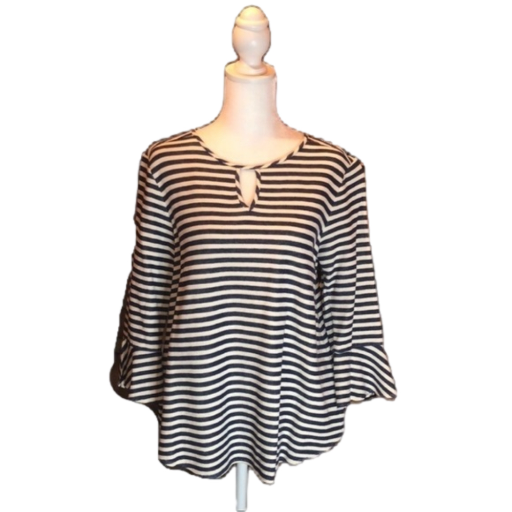 VAN HEUSEN Adorable Blue & Cream Striped Top Size M